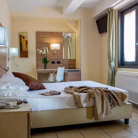 Hotel Domidea Roma