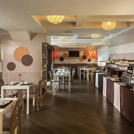 فندق دوميديا 4*